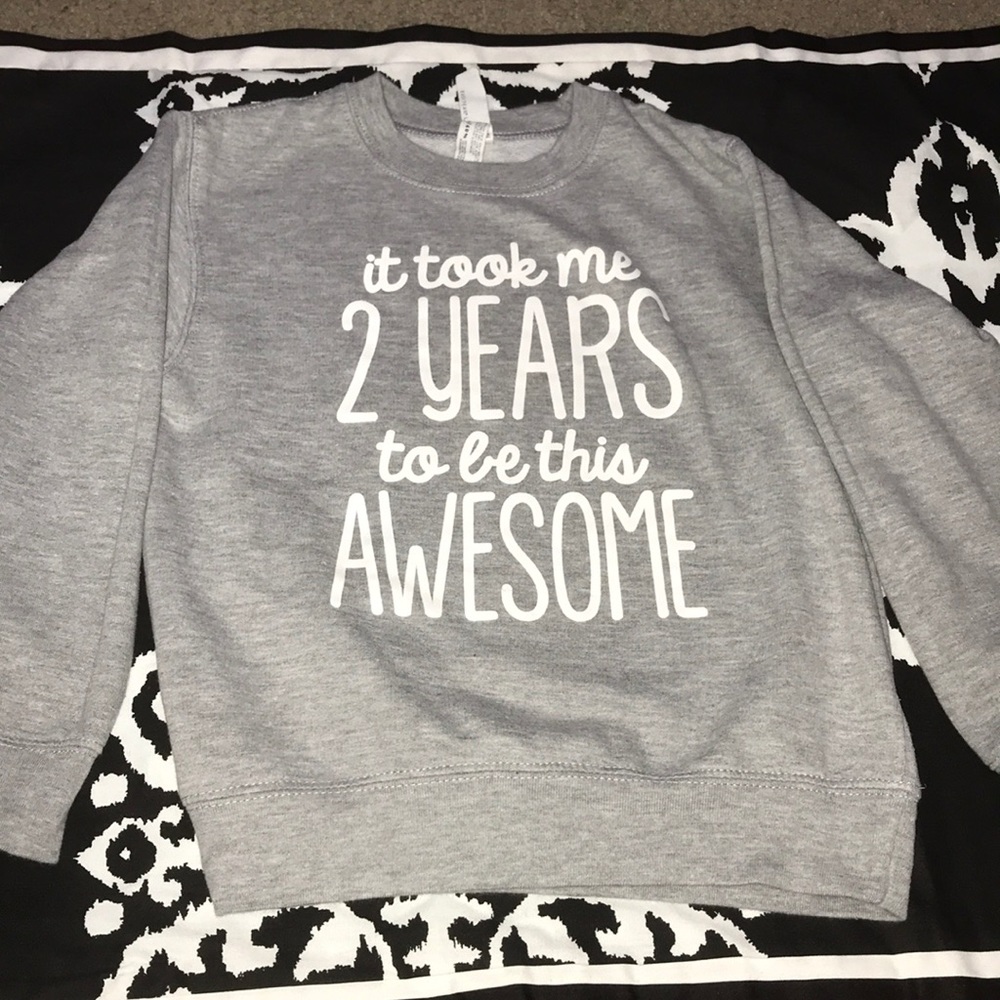 Gray sweatshirt